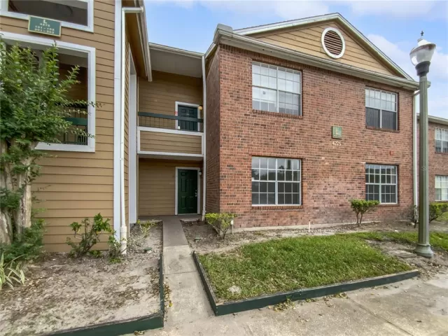 MLS: O6250202 Condo For Sale