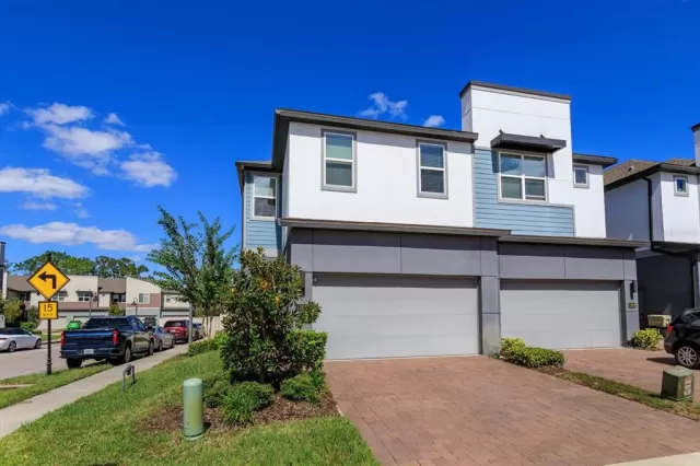 MLS: O6251196 Condo For Sale