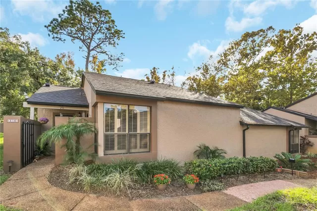 MLS: O6253524 Condo For Sale