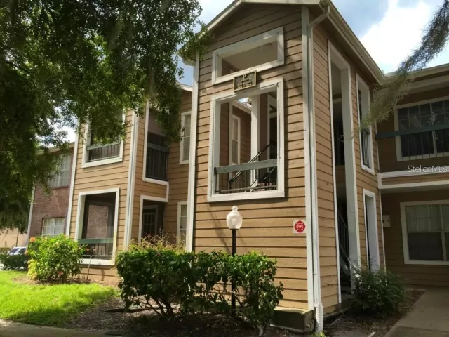 MLS: O6254039 Condo For Sale
