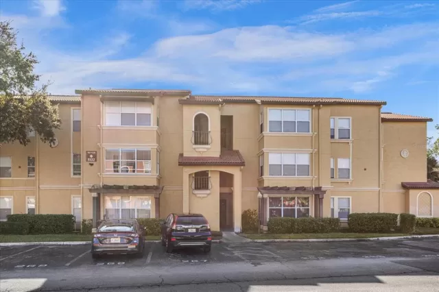 MLS: O6254696 Condo For Sale