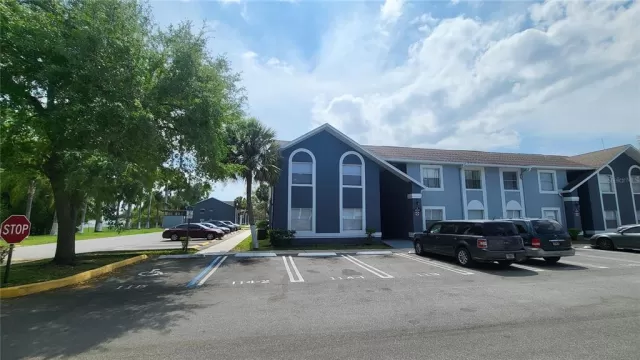 MLS: O6256262 Condo For Sale