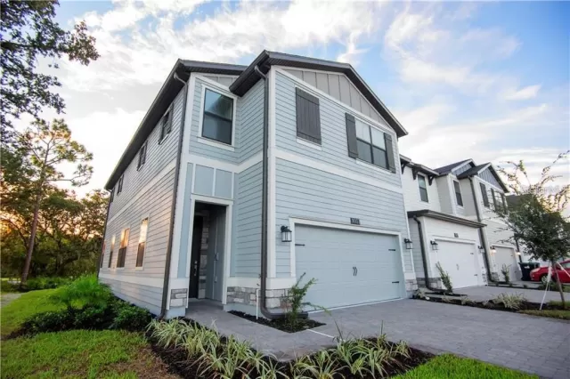 MLS: O6256385 Condo For Sale