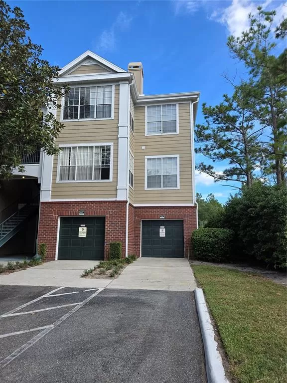 MLS: O6257463 Condo For Sale
