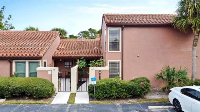 MLS: O6257948 Condo For Sale