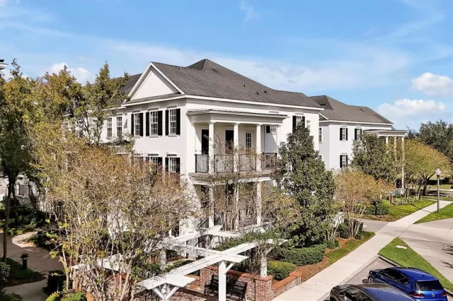 MLS: O6257956 Condo For Sale