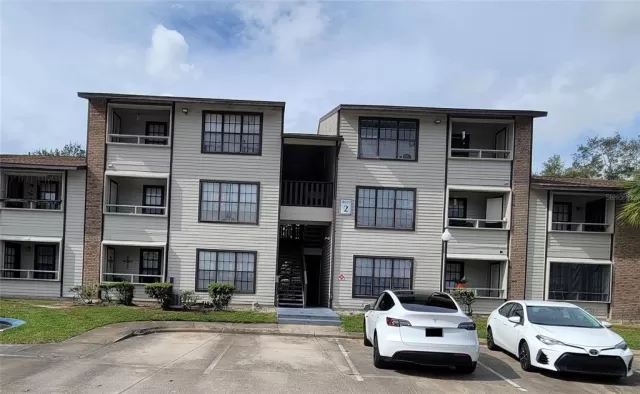 MLS: O6264625 Condo For Sale