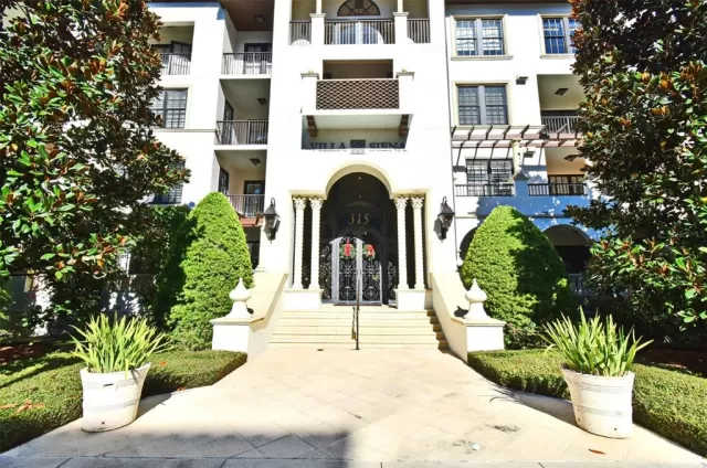 MLS: O6264767 Condo For Sale