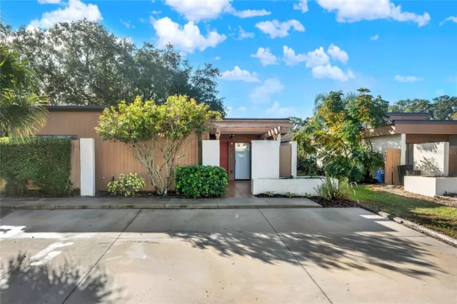 MLS: O6265961 Condo For Sale