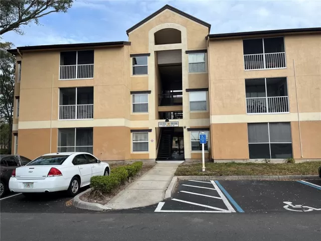 MLS: O6267035 Condo For Sale