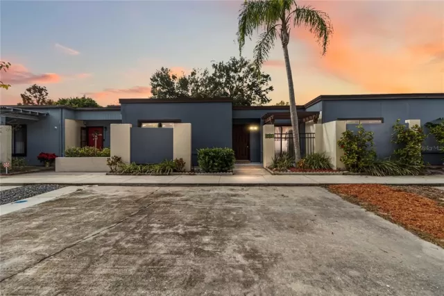 MLS: O6267267 Condo For Sale