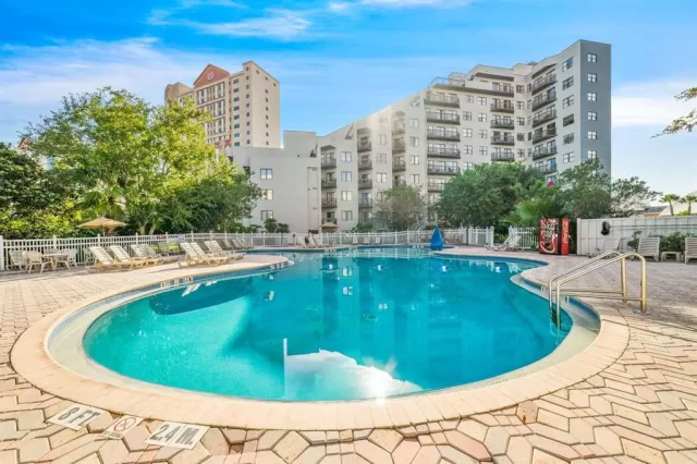 MLS: O6268594 Condo For Sale