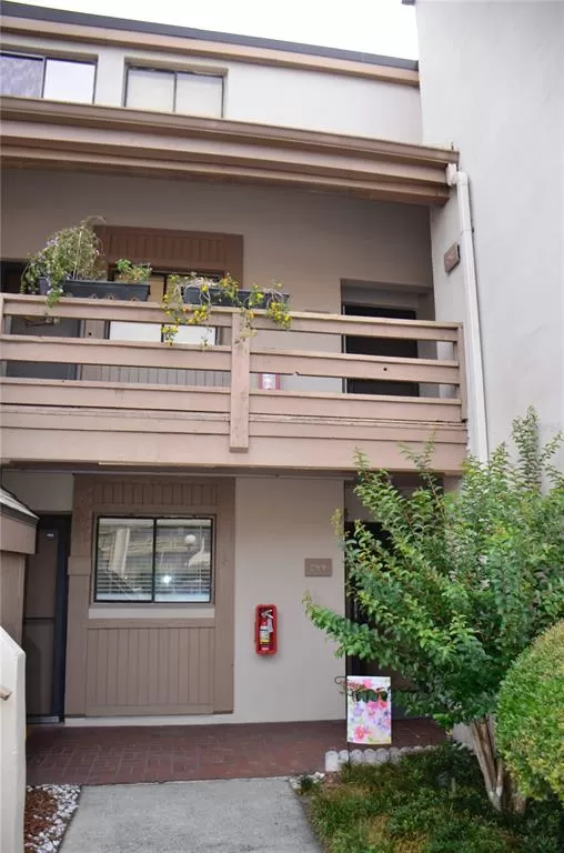 MLS: O6269311 Condo For Sale