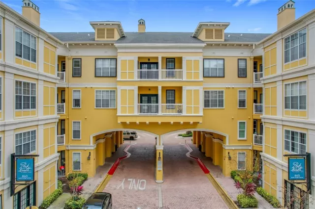 MLS: O6269382 Condo For Sale