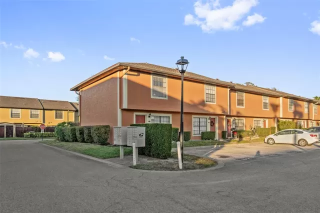MLS: O6269989 Condo For Sale