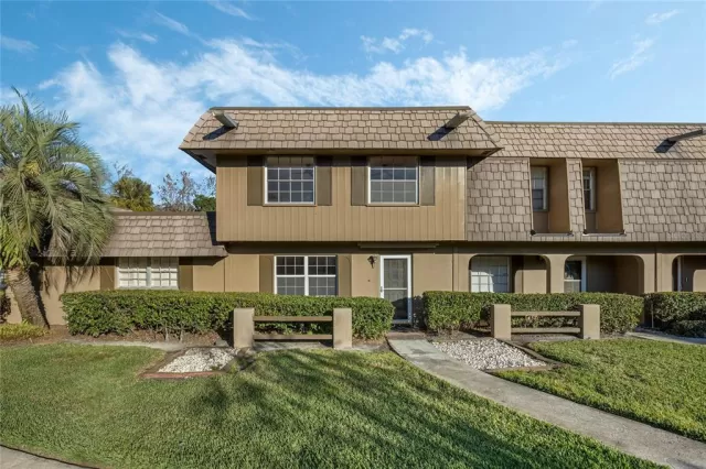 MLS: O6270202 Condo For Sale