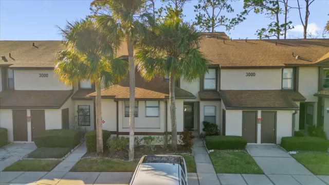 MLS: O6270659 Condo For Sale