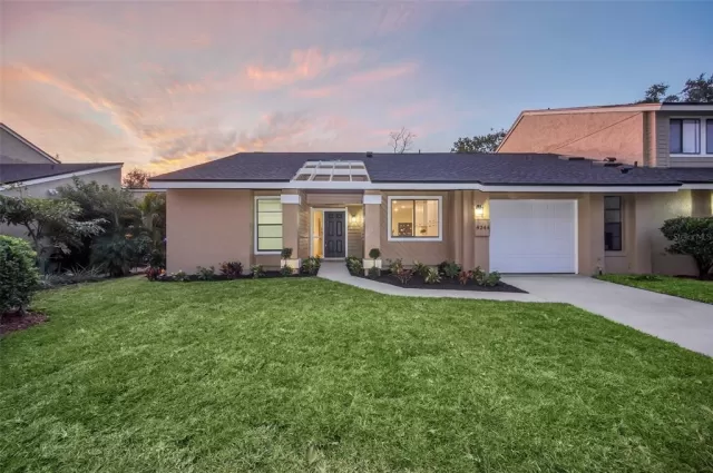 MLS: O6272896 Condo For Sale