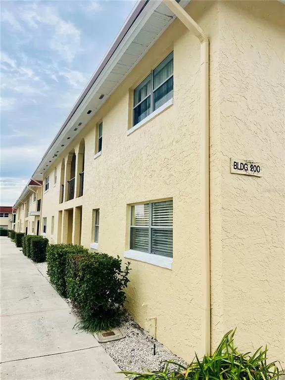 MLS: O6273473 Condo For Sale