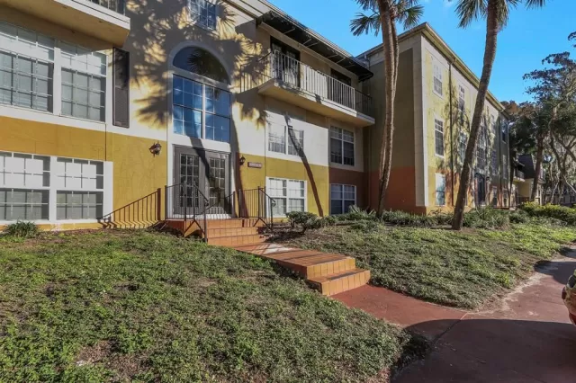 MLS: O6274262 Condo For Sale