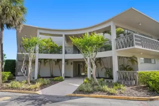 More Details about MLS # O6275033 : 700 MELROSE AVE UNIT A 22