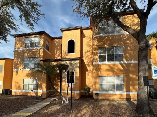MLS: O6275700 Condo For Sale