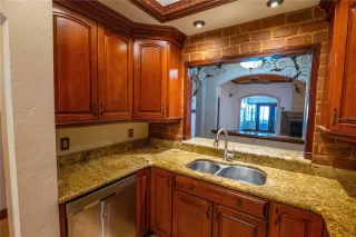 Photo #6: O6276377 Listing