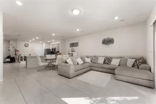 Photo #5: O6276659 Listing