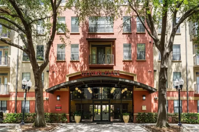 MLS: O6277334 Condo For Sale