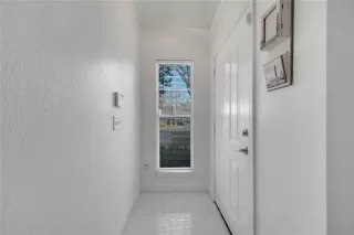 Photo #2: O6278661 Listing