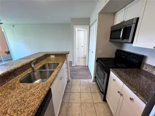 Photo #6: O6279614 Listing