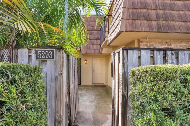 MLS: O6279850 Condo For Sale