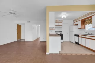 Photo #3: O6280359 Listing 