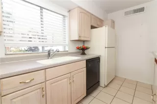 Photo #5: O6281117 Listing