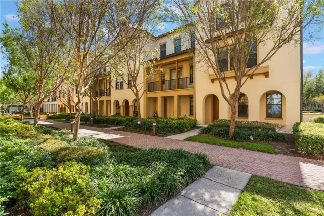 MLS: O6282081 Condo For Sale