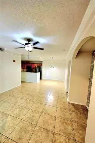 Photo #6: O6283022 Listing