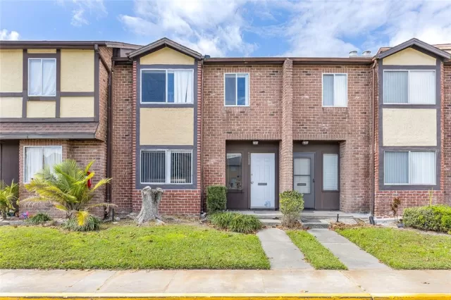 MLS: O6283477 Condo For Sale