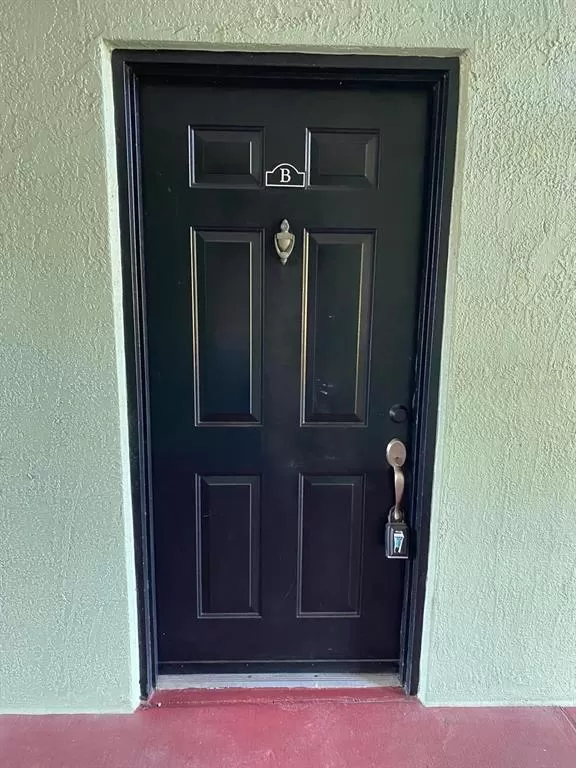 MLS: O6283975 Condo For Sale