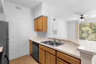 Photo #5: O6284546 Listing