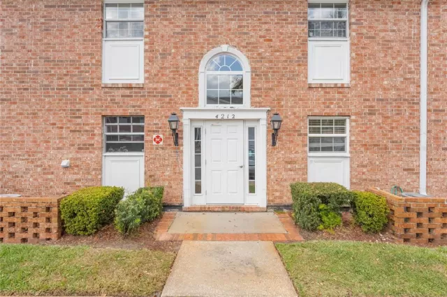 MLS: O6285003 Condo For Sale