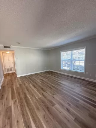 Photo #5: O6285071 Listing 