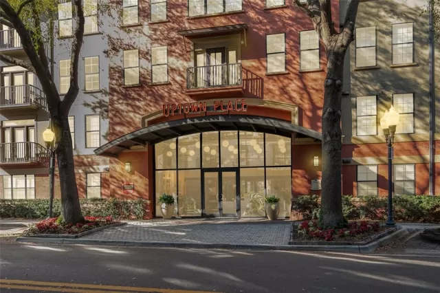 MLS: O6285116 Condo For Sale