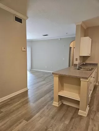 Photo #5: O6287950 Listing 
