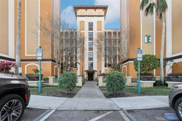 MLS: O6288316 Condo For Sale