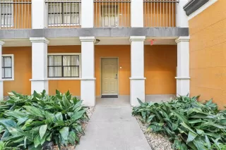 Photo #2: O6288316 Listing