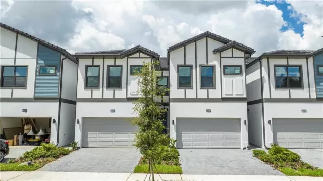 MLS: O6289860 Condo For Sale