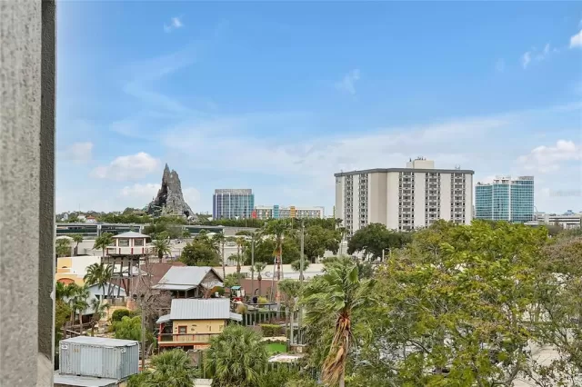 MLS: O6289910 Condo For Sale