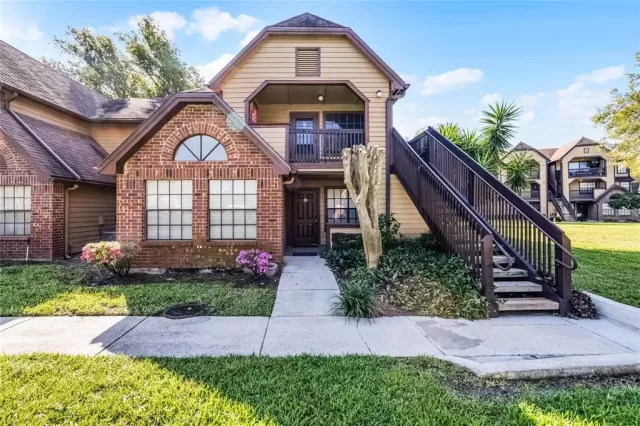 MLS: O6290096 Condo For Sale