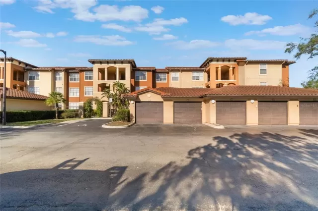 MLS: O6292150 Condo For Sale