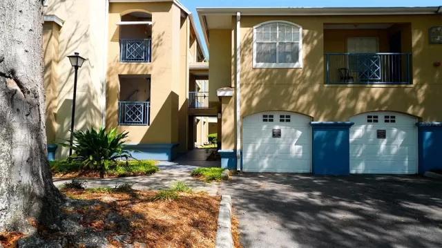 MLS: O6292163 Condo For Sale